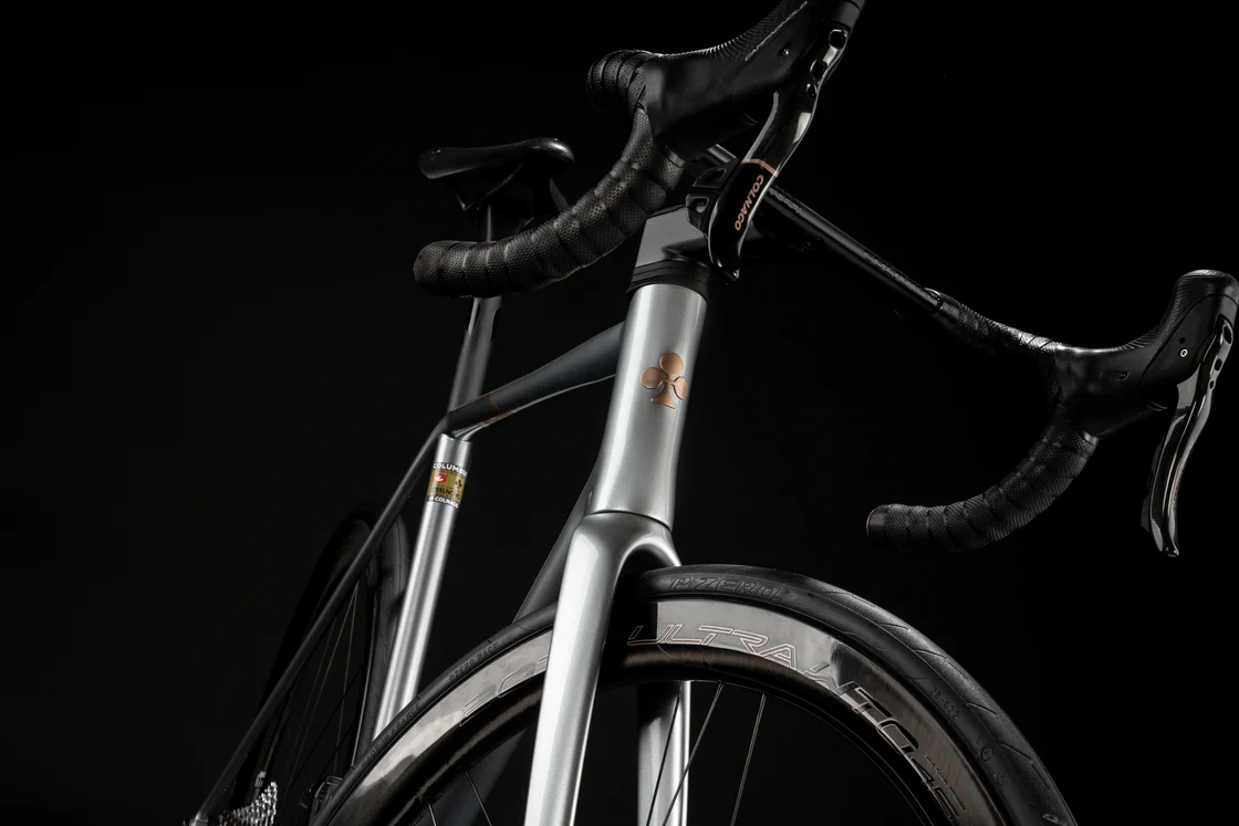 COLNAGO Steelnovo-particolari fondo nero-70